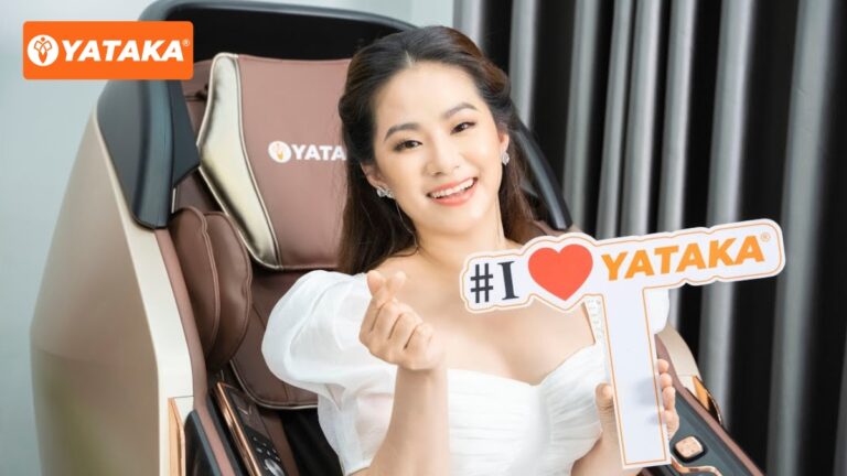 Ca sĩ Lương Bích Hữu trải nghiệm ghế massage Yataka 1600
