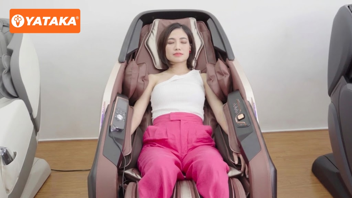 Hoa Hậu/MC Ninh Hoàng Ngân xiêu lòng bởi ghế Massage YA-1600 13 Hoa Hậu/MC Ninh Hoàng Ngân tin dùng ghế Massage YA-1600